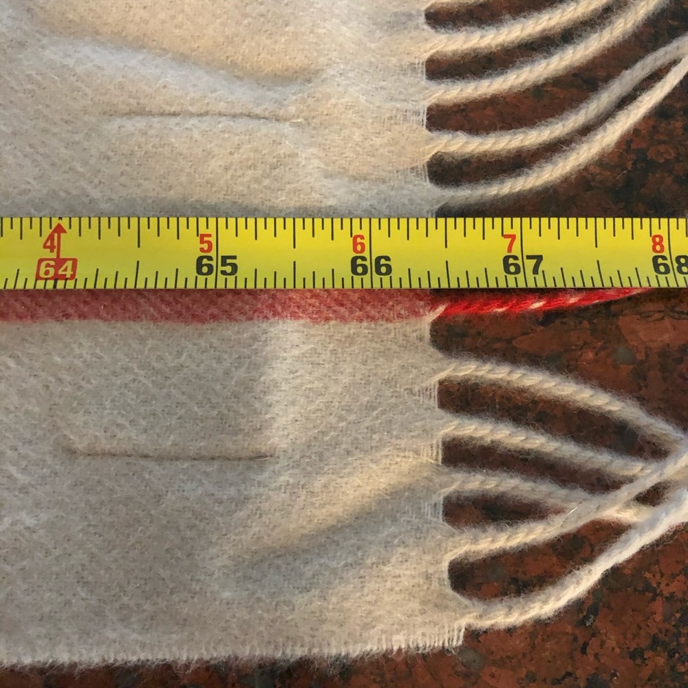 ❌SOLD❌NWT Authentic Burberry Cashmere Scarf - Picture 7 of 7